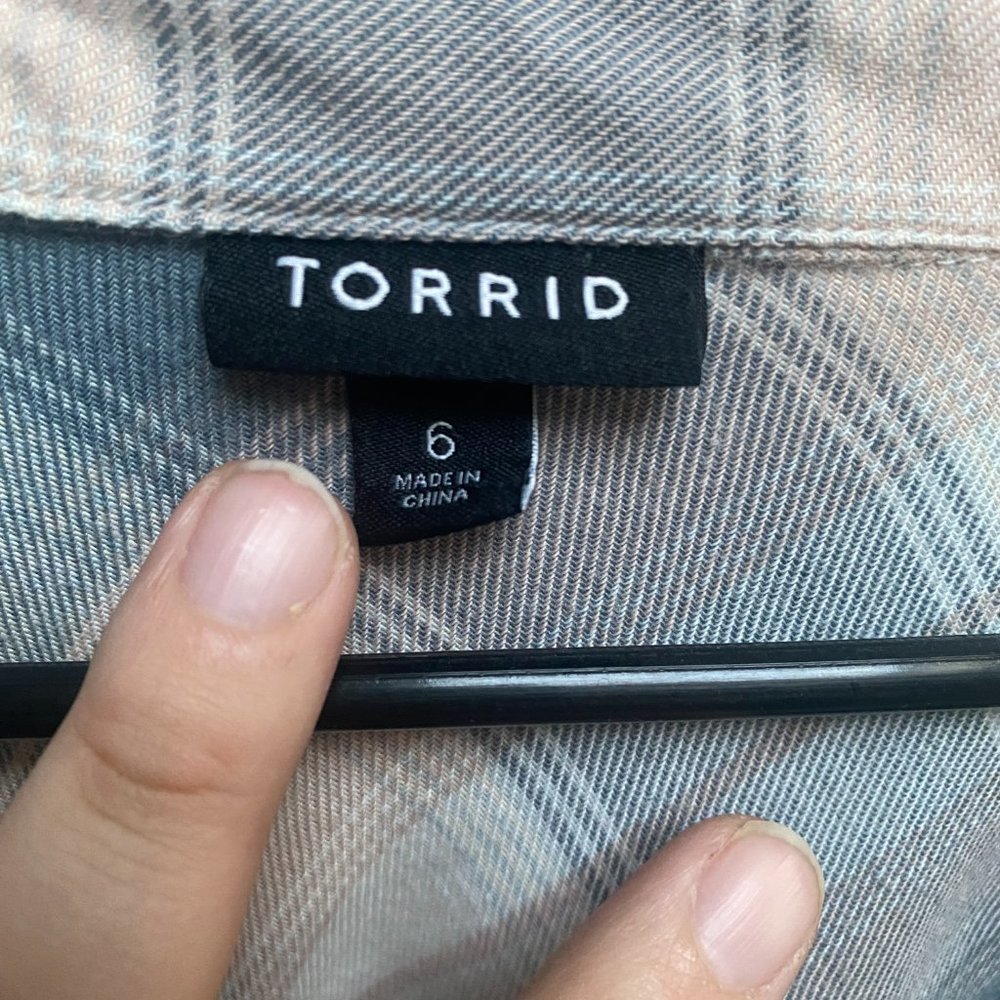 Torrid Challis Button Down Plaid - image 3